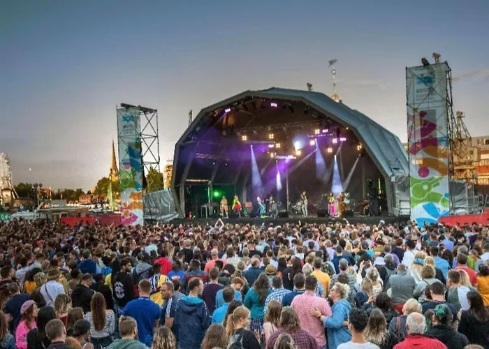 Riverside Apartament *